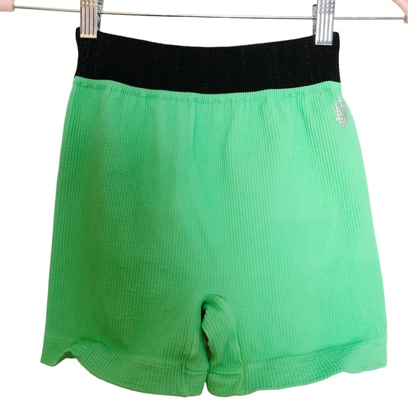 NWT Free People FP Movement Seamless Short in Fresh Cut Size Medium/Large (M/L) - Picture 1 of 14